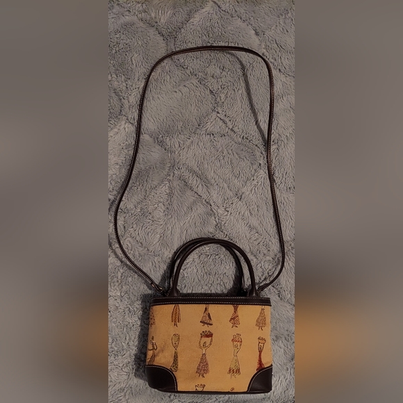 Etienne Aigner purse - Picture 3 of 7